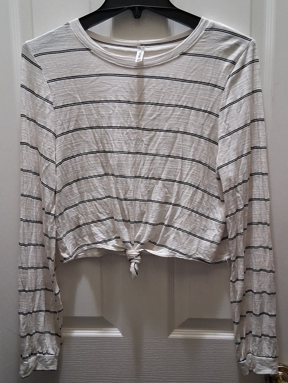 Striped Tie-Front Long Sleeve Crop Top - White/Black
